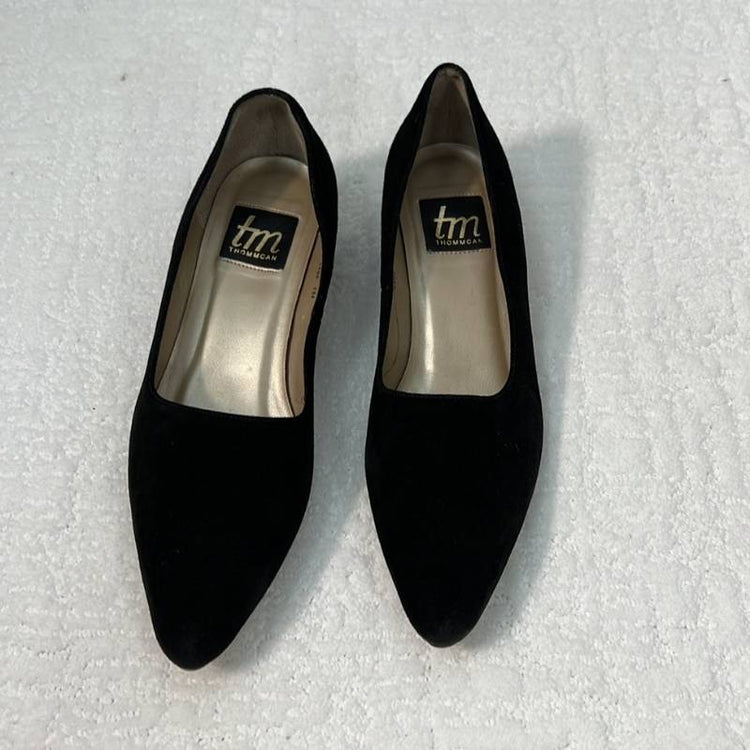 Black suede pump with low spool heel size 7