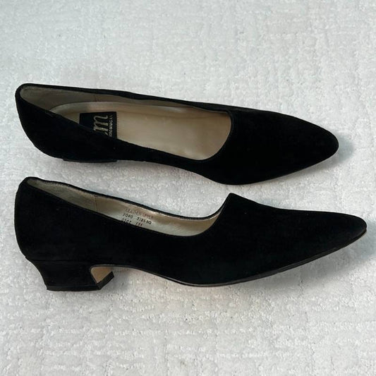 Black suede pump with low spool heel size 7
