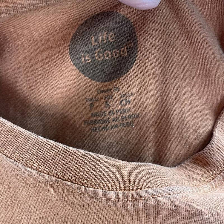 brown life is good classic fit cotton graphic t-shirt small